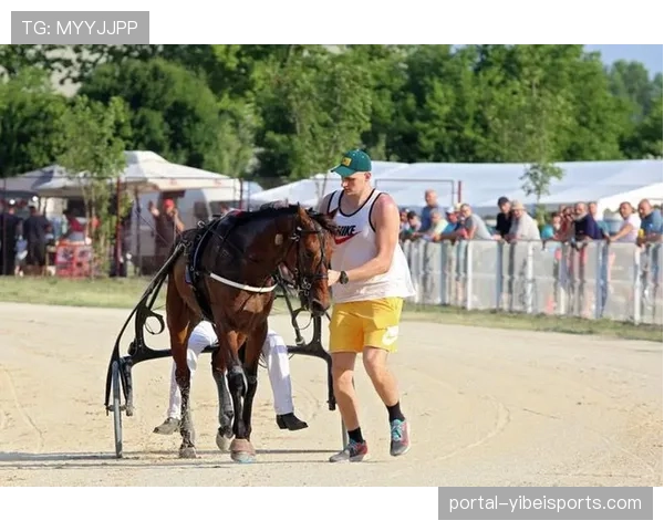 掘金约基奇赛马夺冠后休赛期骑马乐趣尽享 掘金约基奇赛马夺冠后休赛期骑马乐趣尽享