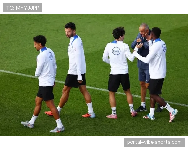 巴黎圣日耳曼欧冠小组出线后多线作战，联赛状态起伏埋隐患